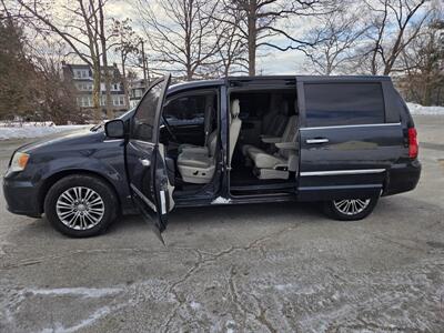 2013 Chrysler Town & Country Touring-L   - Photo 16 - Philadelphia, PA 19111