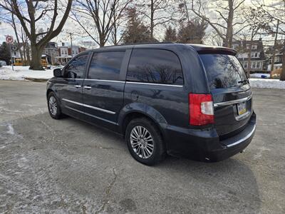 2013 Chrysler Town & Country Touring-L   - Photo 5 - Philadelphia, PA 19111