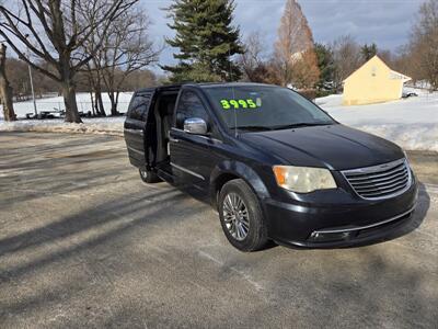 2013 Chrysler Town & Country Touring-L   - Photo 3 - Philadelphia, PA 19111