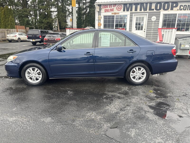 2005 Toyota Camry LE
