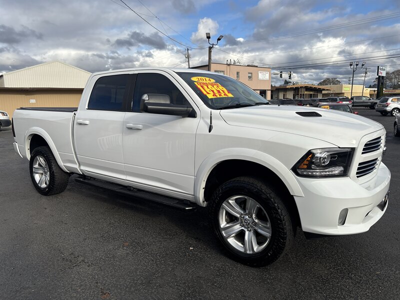 2014 Ram 1500 Sport photo 3