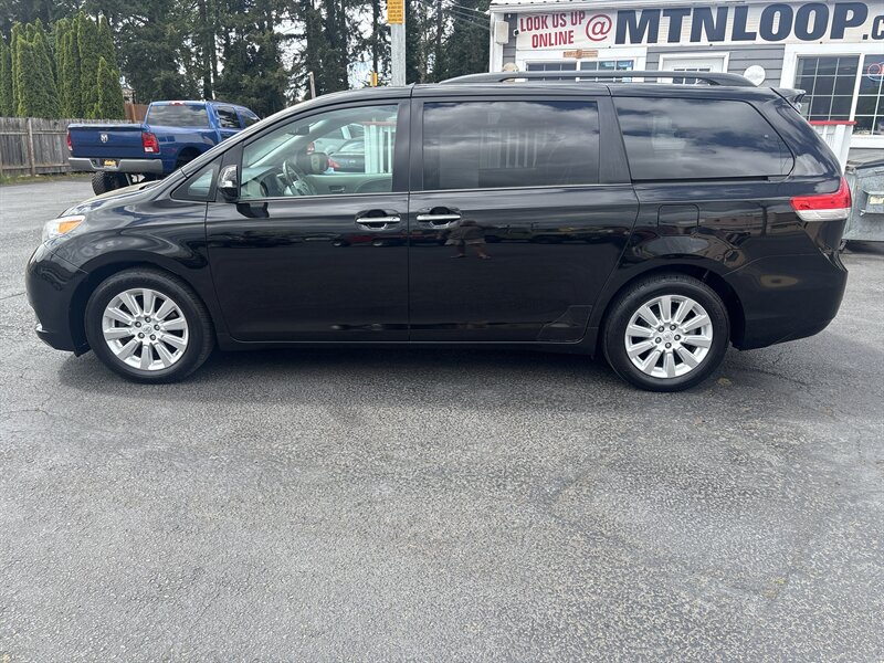 2013 Toyota Sienna Limited V6 AWD 7-Passenger's photo