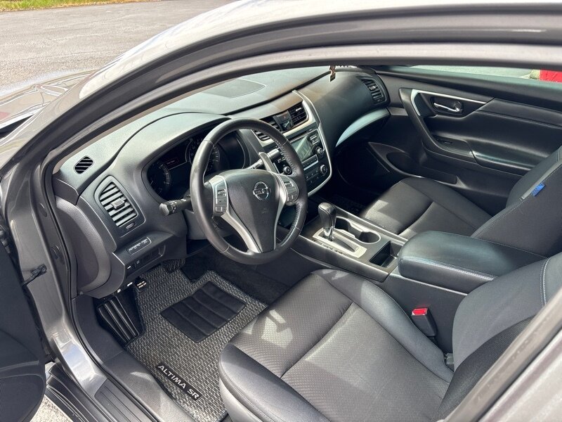 2017 Nissan Altima 2.5 photo 9