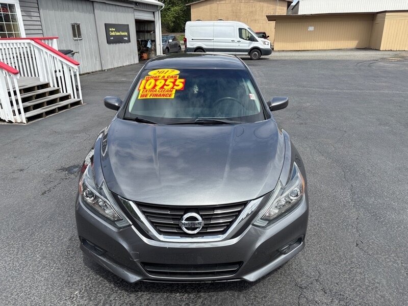 2017 Nissan Altima 2.5 photo 2