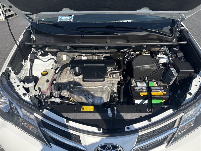2013 Toyota RAV4 LE photo 19