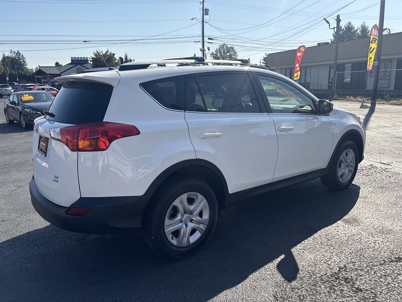 2013 Toyota RAV4 LE photo 4