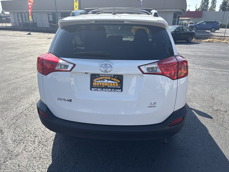 2013 Toyota RAV4 LE photo 5
