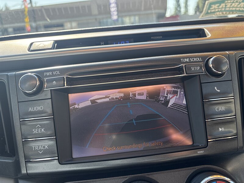 2013 Toyota RAV4 LE photo 12
