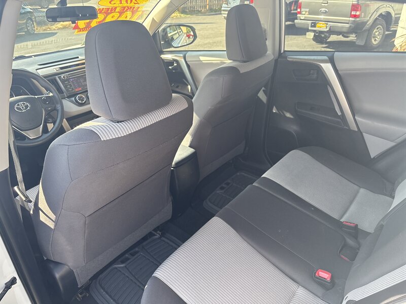 2013 Toyota RAV4 LE photo 15