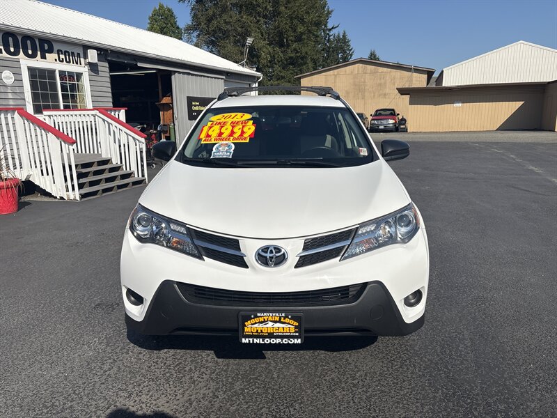 2013 Toyota RAV4 LE photo 2