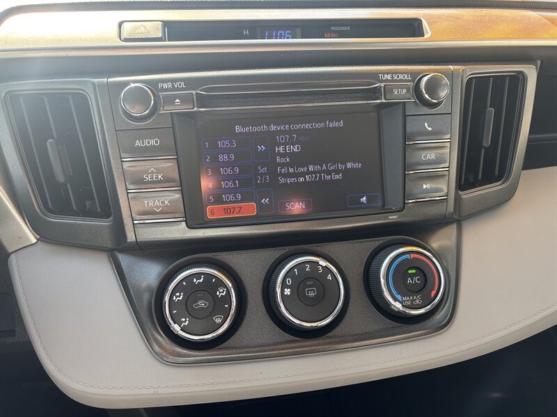 2013 Toyota RAV4 LE photo 11
