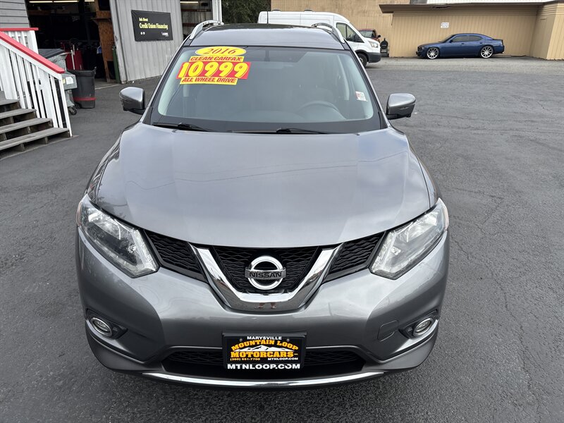 2016 Nissan Rogue SV photo 2