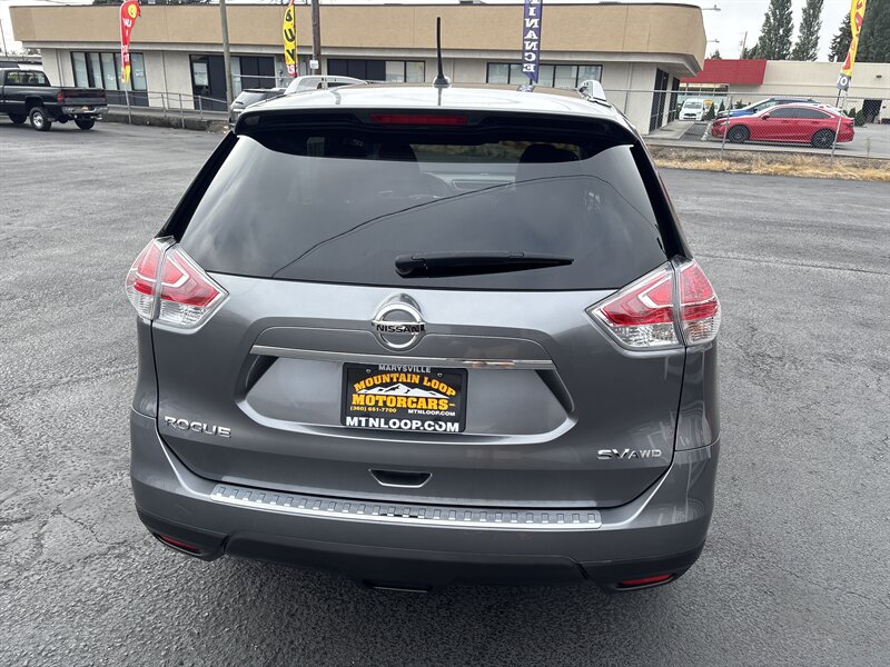 2016 Nissan Rogue SV photo 5