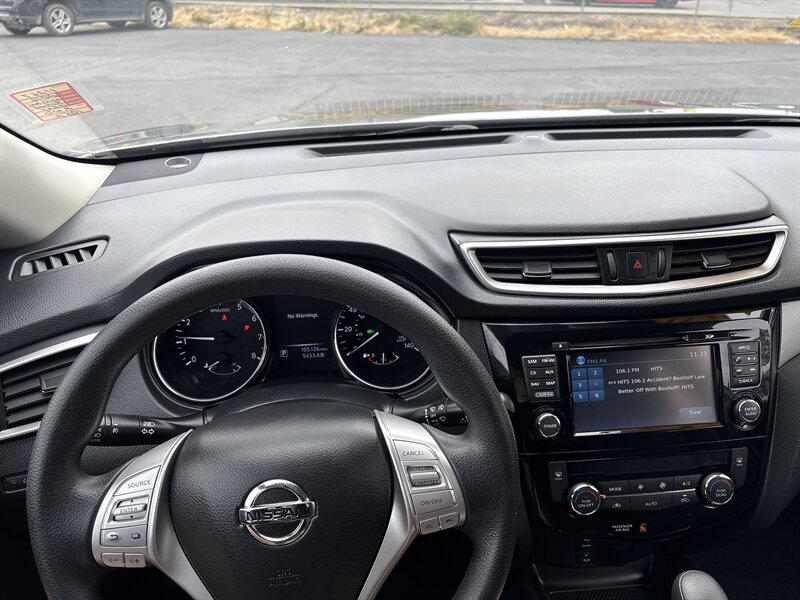 2016 Nissan Rogue SV photo 10