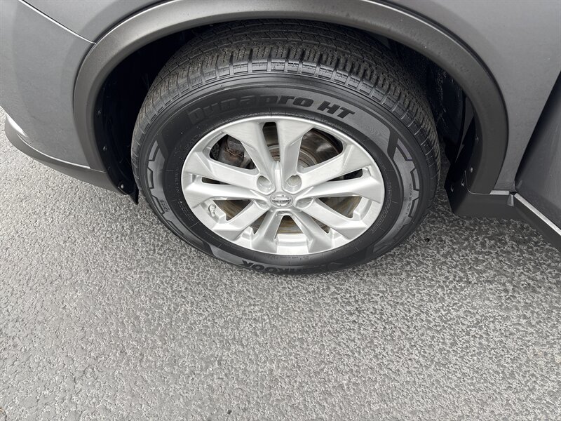 2016 Nissan Rogue SV photo 21