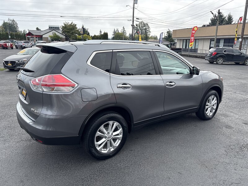 2016 Nissan Rogue SV photo 4