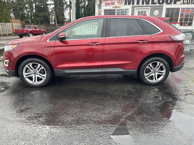 2016 Ford Edge Titanium's photo