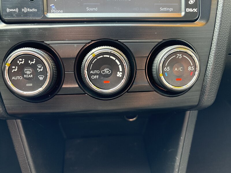 2014 Subaru Crosstrek 2.0i photo 15