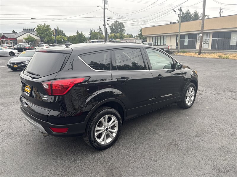 2019 Ford Escape SE photo 4