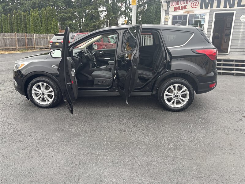 2019 Ford Escape SE photo 6