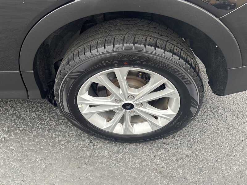 2019 Ford Escape SE photo 18