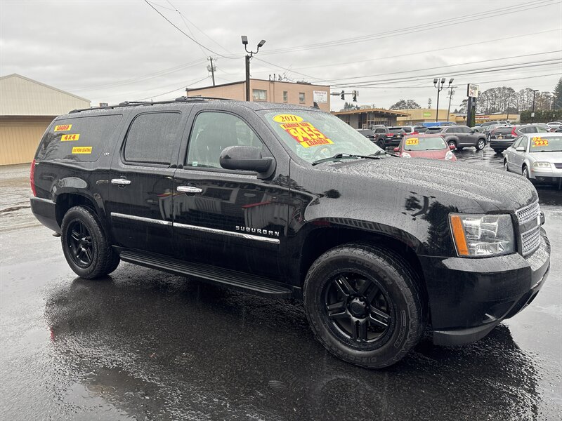 2011 Chevrolet Suburban LTZ photo 3