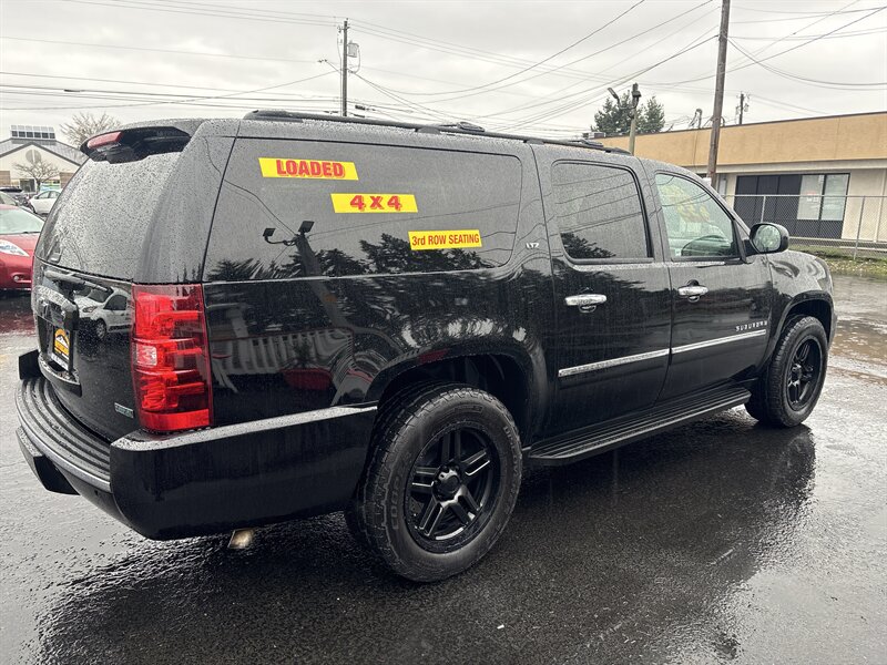 2011 Chevrolet Suburban LTZ photo 4