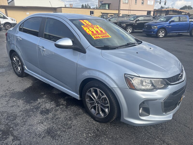 2018 Chevrolet Sonic LT photo 3