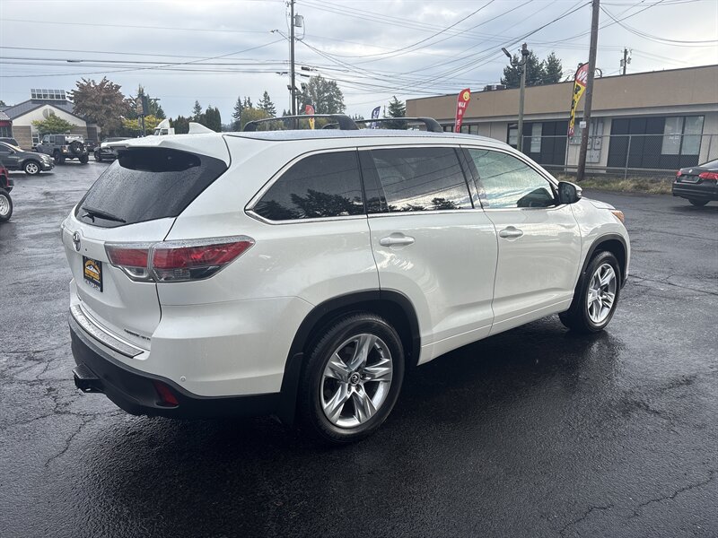 2016 Toyota Highlander Limited photo 3