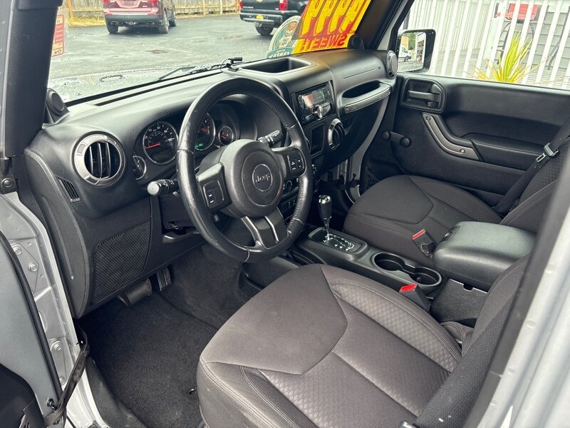 2013 Jeep Wrangler Unlimited S photo 9