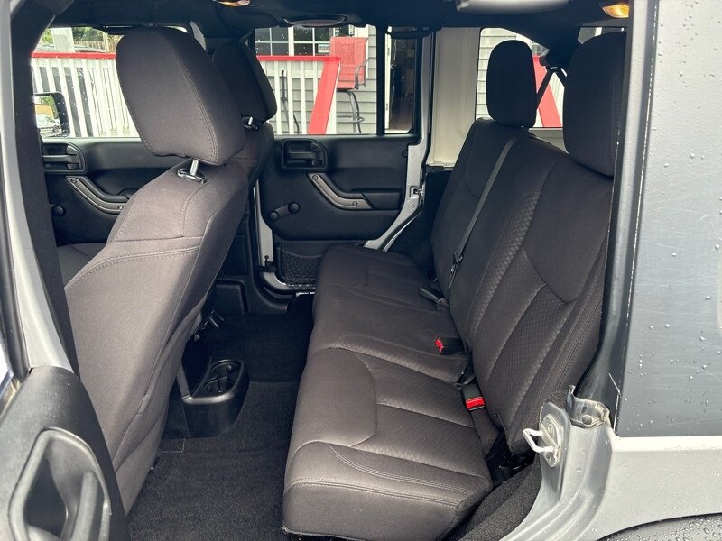2013 Jeep Wrangler Unlimited S photo 14