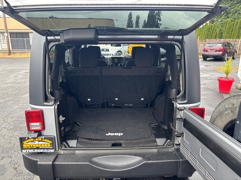 2013 Jeep Wrangler Unlimited S photo 16