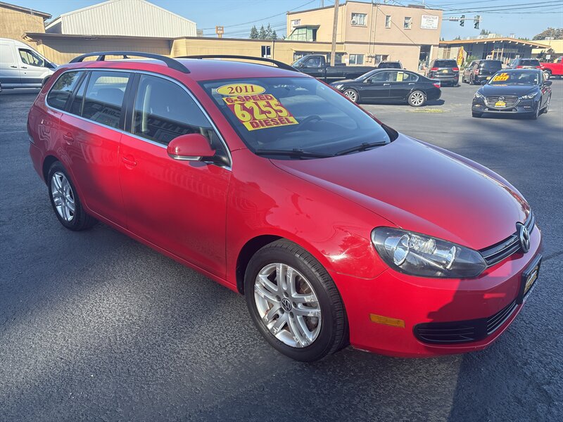 2011 Volkswagen Jetta SportWagen photo 3