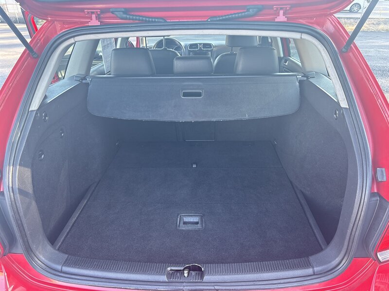 2011 Volkswagen Jetta SportWagen photo 13