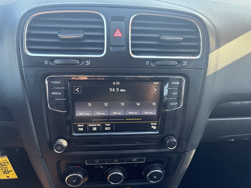 2011 Volkswagen Jetta SportWagen photo 10