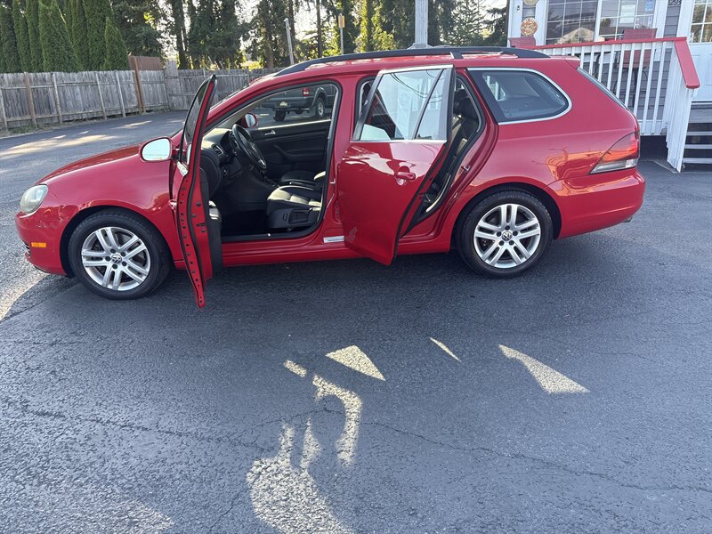 2011 Volkswagen Jetta SportWagen photo 6