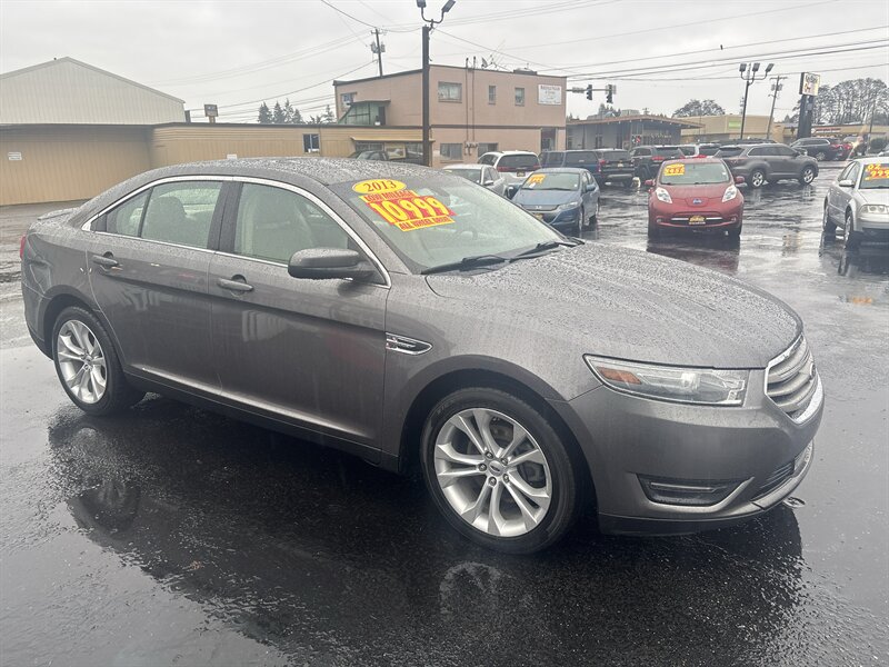 2013 Ford Taurus SEL photo 3