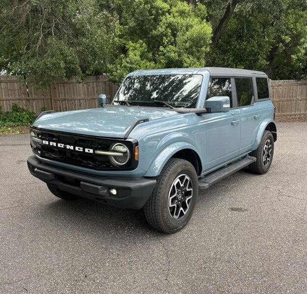 2023 Ford Bronco Base Advanced  