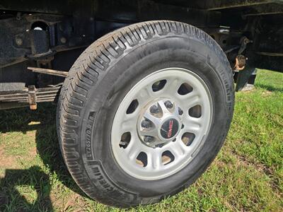 2021 GMC Sierra 3500 CREW 4X4 8FT FLATBED 6.6L GAS RUNS&DRIVES GREAT AC - Photo 47 - Woodward, OK 73801