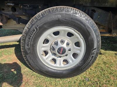 2021 GMC Sierra 3500 CREW 4X4 8FT FLATBED 6.6L GAS RUNS&DRIVES GREAT AC - Photo 51 - Woodward, OK 73801