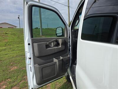 2017 Chevrolet Express LT 3500 1OWNER 6.0L RUNS&DRIVES GREAT AC   - Photo 47 - Woodward, OK 73801