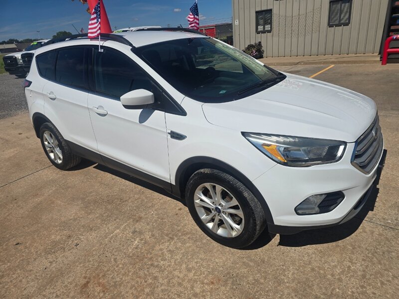 2018 Ford Escape AWD 1OWNER RUNS&DRIVE GREAT CLEAN CARFAX! A/C COLD   - Photo 1 - Woodward, OK 73801