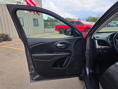 2015 Jeep Cherokee Limited 4WD LG ROOF LEATHER LOADED NEW TIRES A/C!!   - Photo 53 - Woodward, OK 73801
