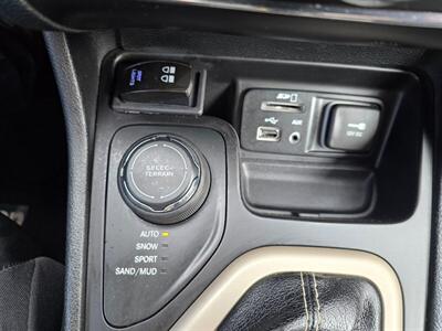 2015 Jeep Cherokee Limited 4WD LG ROOF LEATHER LOADED NEW TIRES A/C!!   - Photo 20 - Woodward, OK 73801