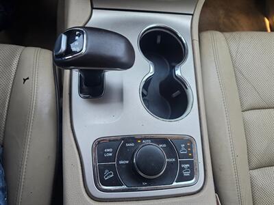 2015 Jeep Grand Cherokee Overland 4WD LEATHER LOADED ROOF RUNS&DRIVES GREAT   - Photo 19 - Woodward, OK 73801