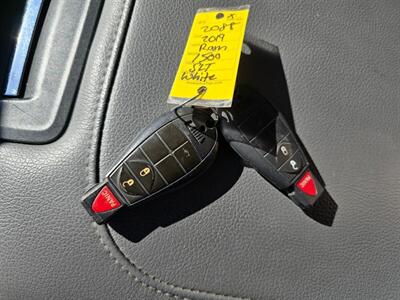 2019 RAM 1500 Classic CREW SLT 1OWNER 4X4 5.7L HEMI RUNS&DRIVES GREAT   - Photo 16 - Woodward, OK 73801