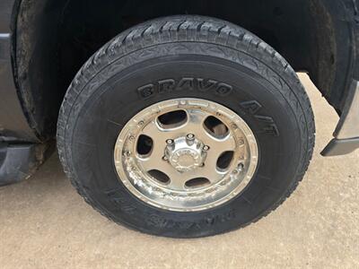 2003 Chevrolet Suburban 1500 LT 5.3l 4x CLEAN CARFAX!! 3RD ROW RUNS&DRIVES - Photo 49 - Woodward, OK 73801