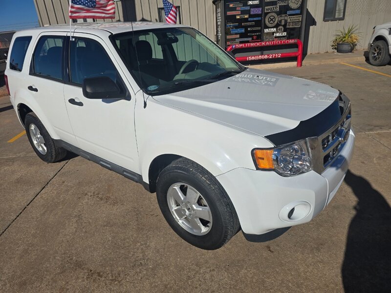 2012 Ford Escape 4WD 94K ML.1OWNER*RUNS&DRIVES GREAT A/C GOOD TIRES   - Photo 1 - Woodward, OK 73801