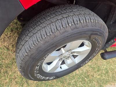 2014 RAM 1500 CREW 4X4 5.7L1OWNER RUNS&DRIVES GREAT AC GOOD TIRE - Photo 11 - Woodward, OK 73801