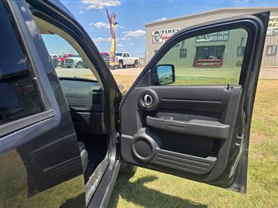 2011 Dodge Nitro Heat 3.7L RUNS&DRIVES GREAT AC COLD GOOD TIRES - Photo 45 - Woodward, OK 73801